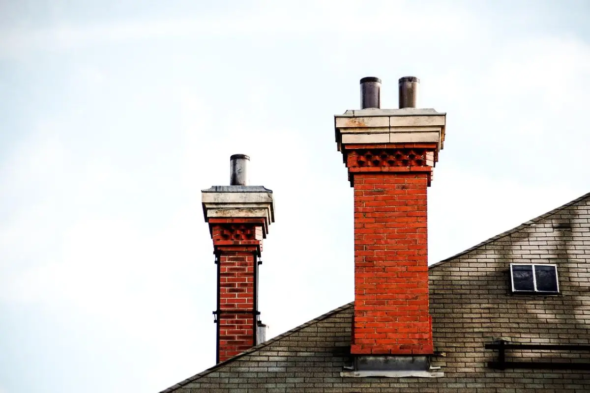 Préparez votre maison pour l'hiver avec ces 8 entretiens essentiels. Chauffage, toiture, isolation… Découvrez nos conseils pour protéger votre habitation et passer la saison froide en toute sérénité.