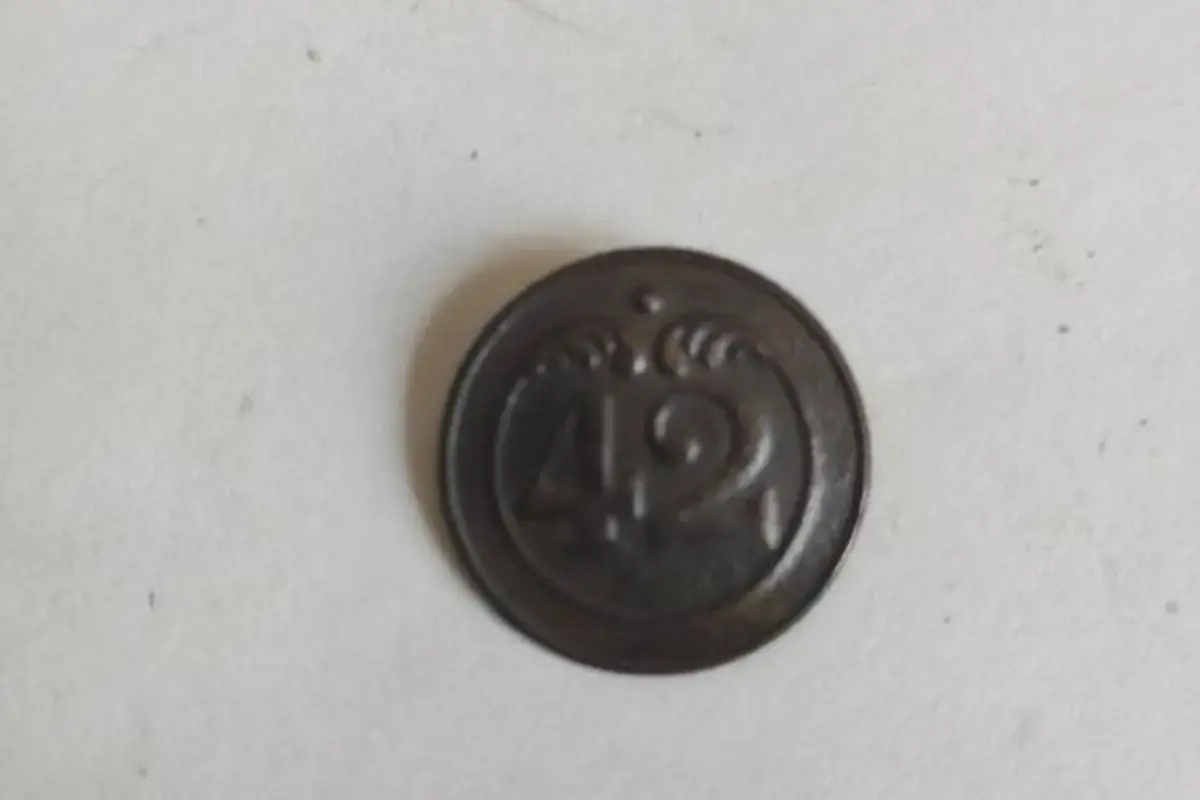 BOUTON 42 ème régiment d'infanterie